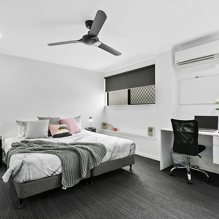 Mihaven Shared Living - Martyn St Hostel Cairns Buitenkant foto