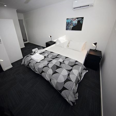 Mihaven Shared Living - Martyn St Hostel Cairns Buitenkant foto