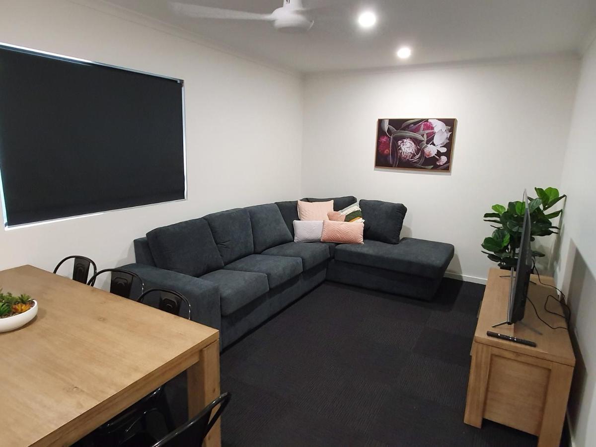 Mihaven Shared Living - Martyn St Hostel Cairns Buitenkant foto