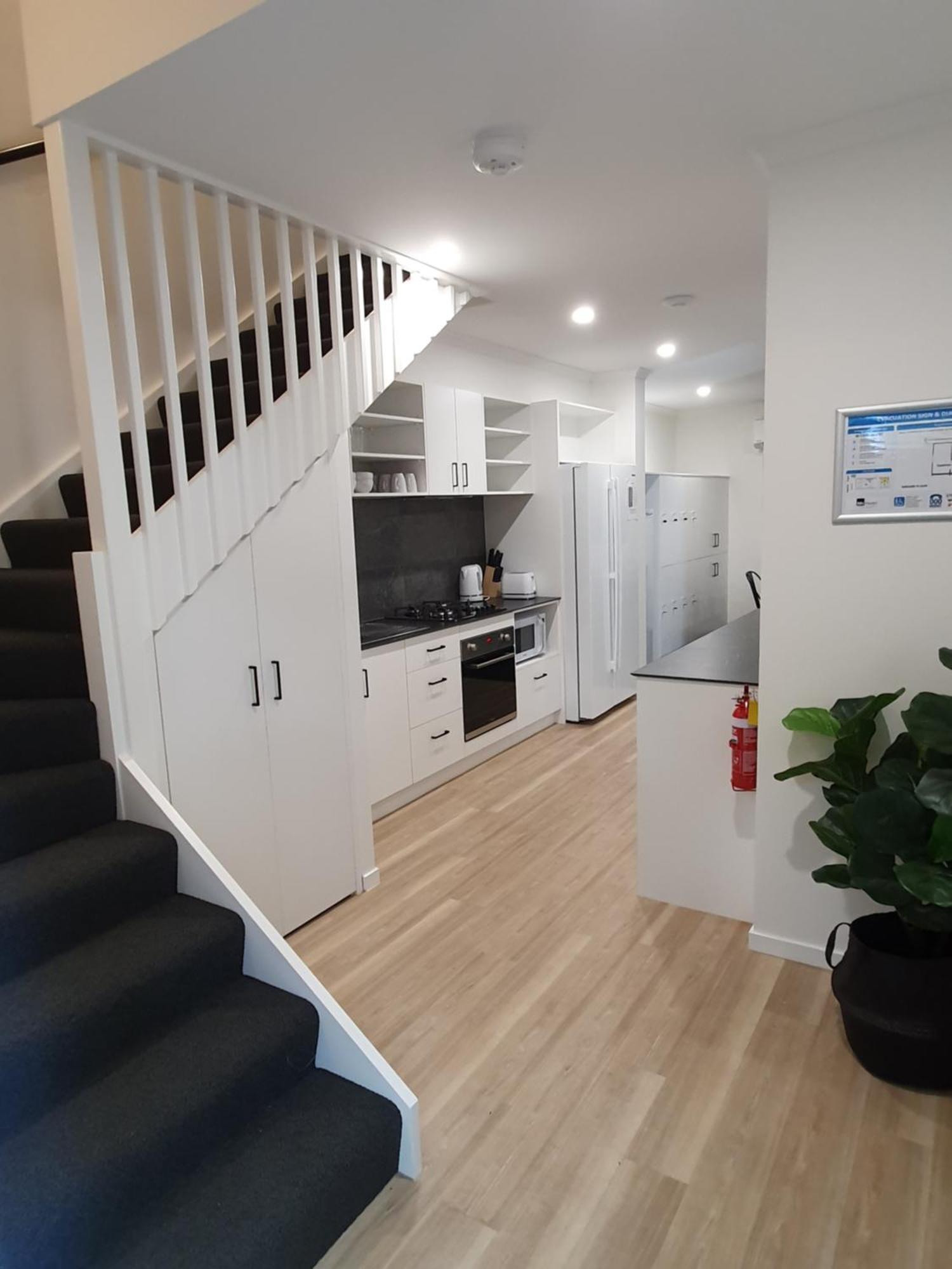 Mihaven Shared Living - Martyn St Hostel Cairns Buitenkant foto