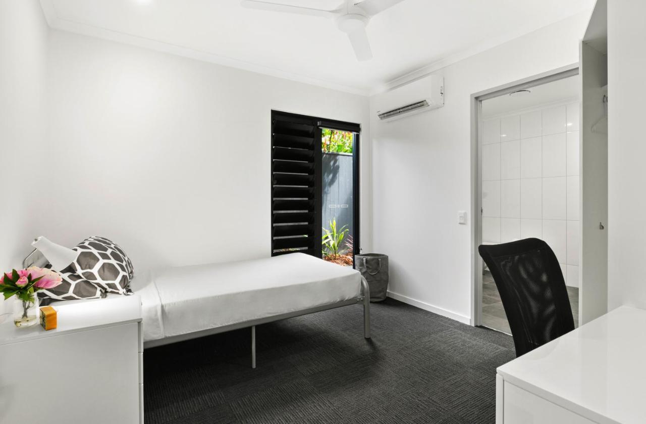 Mihaven Shared Living - Martyn St Hostel Cairns Buitenkant foto
