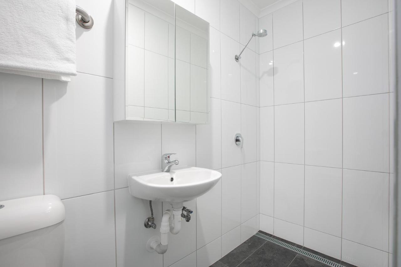 Mihaven Shared Living - Martyn St Hostel Cairns Buitenkant foto