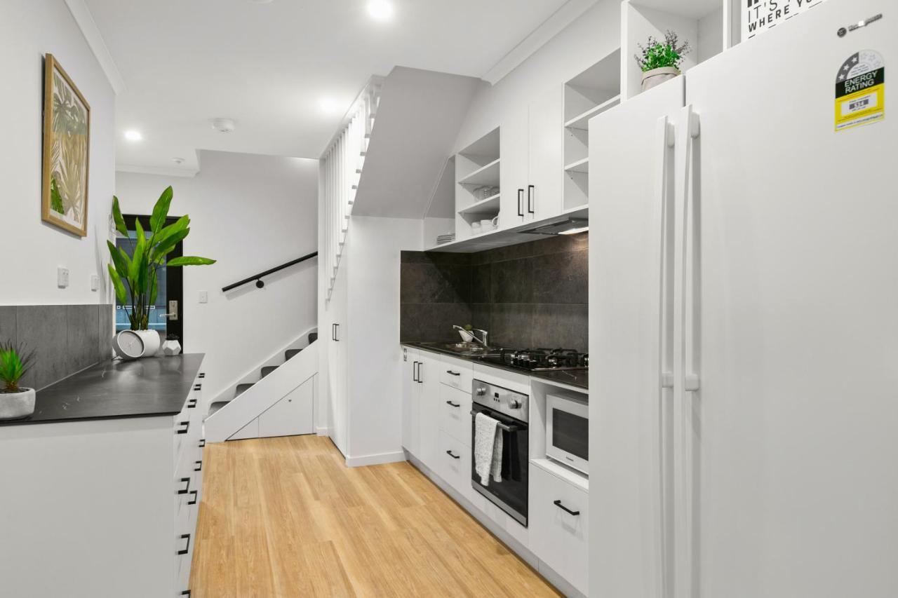 Mihaven Shared Living - Martyn St Hostel Cairns Buitenkant foto